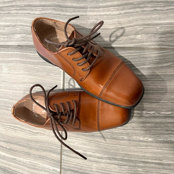 Excellent used condition! Worn one time. Florsheim boys dress shoes. - Picture 1 of 5